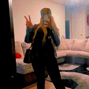 Meet your Posher, Simone.